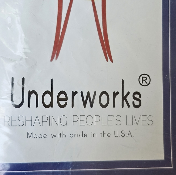 Underworks Crew Neck Black Concealer Microfiber Shirt for Gynecomastia & Binding - Picture 7 of 7